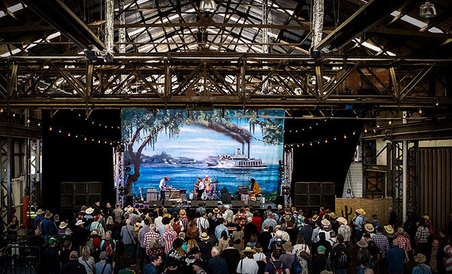 OUT ON THE WEEKEND BREAKS FREE THIS DECEMBER IN WILLIAMSTOWN - The ...
