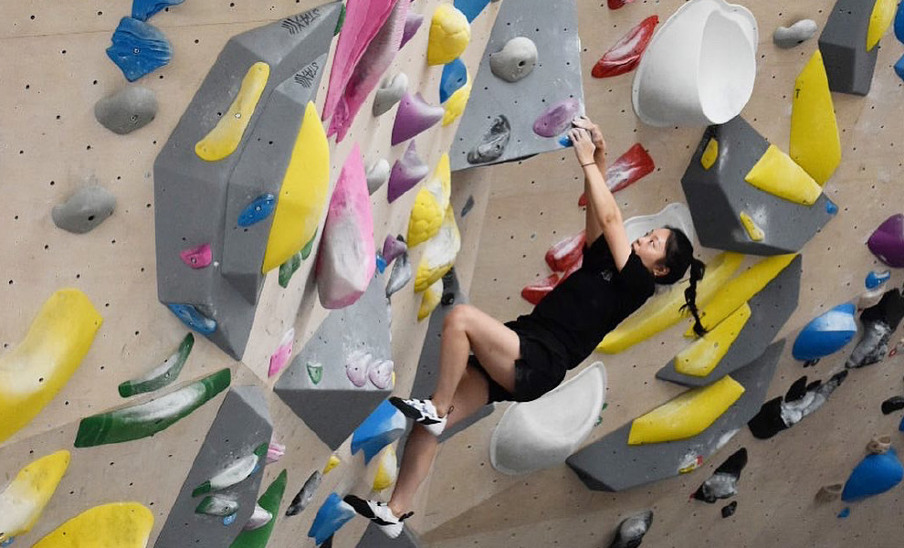 BOULDERING GETTING A GRIP ON CLIMBING’S NEWEST DARLING The Westsider